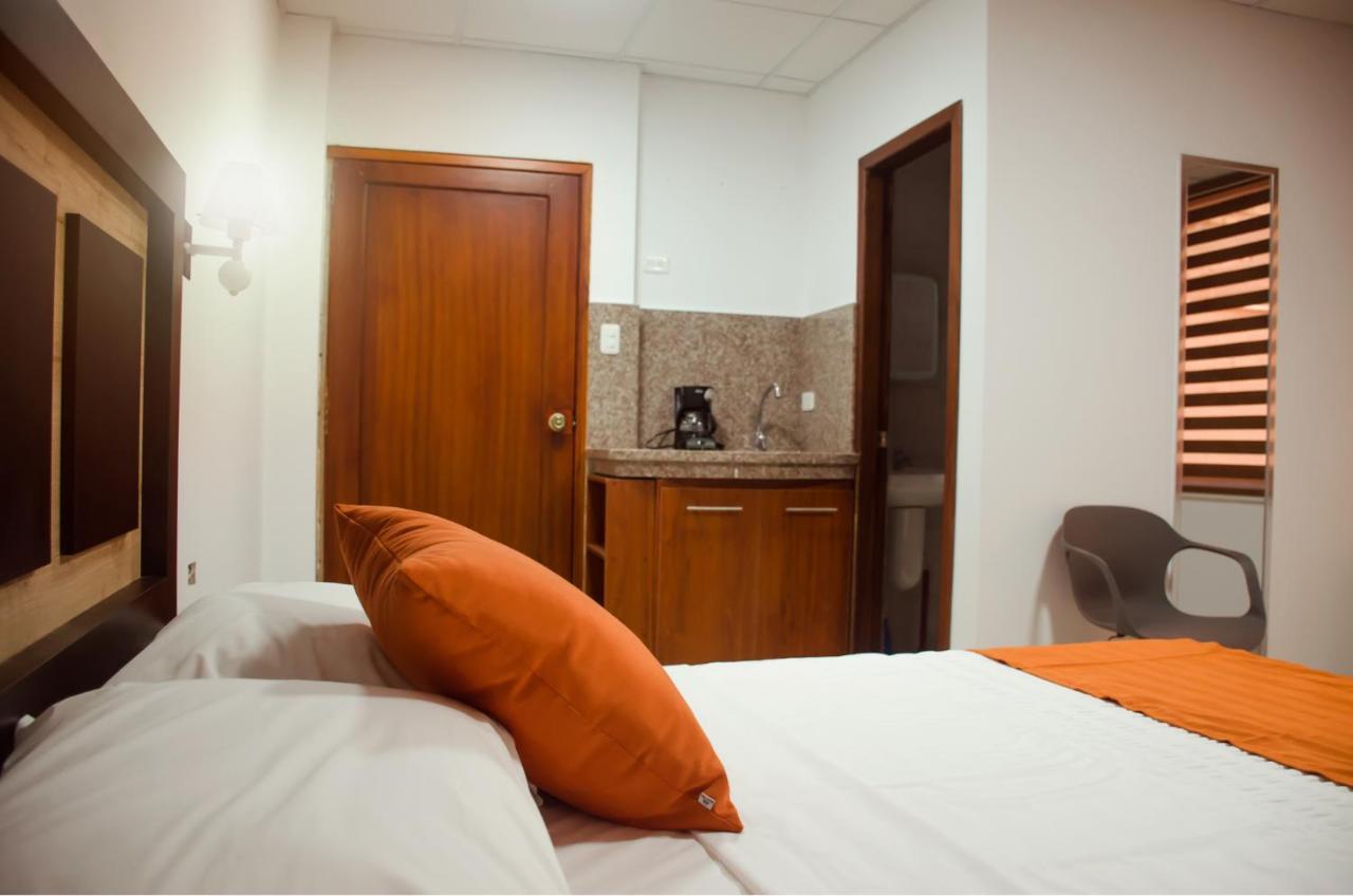 Torre Alba Apart otel Santo Domingo de los Colorados Dış mekan fotoğraf